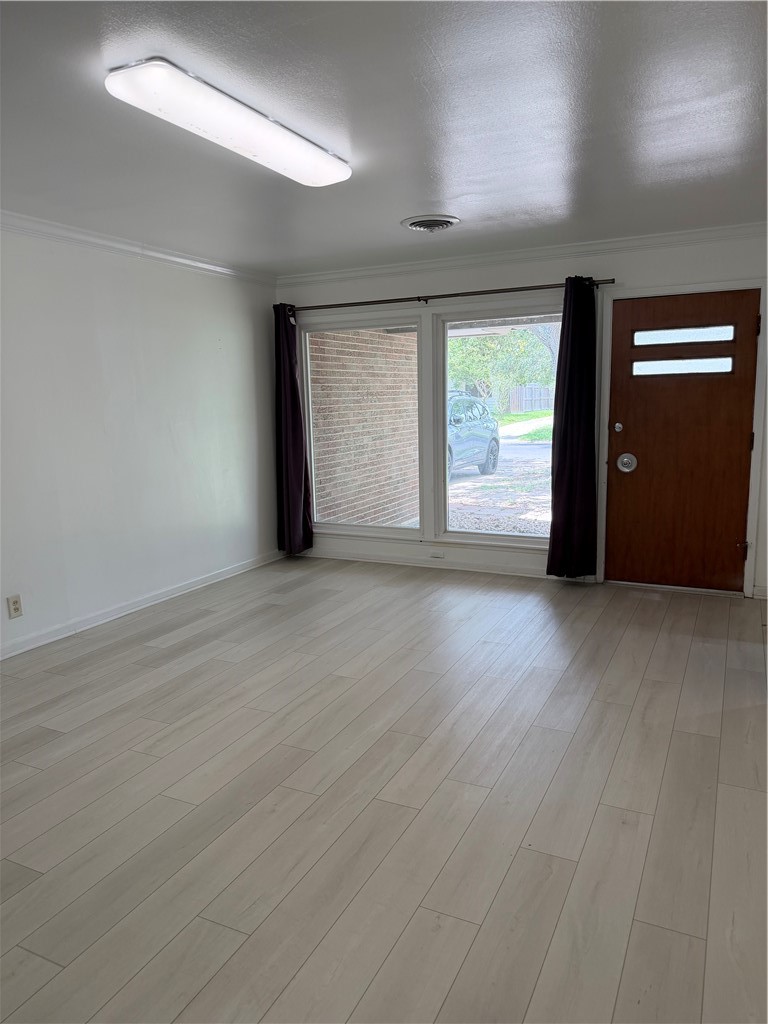 525 Grant Pl Property Photo 6