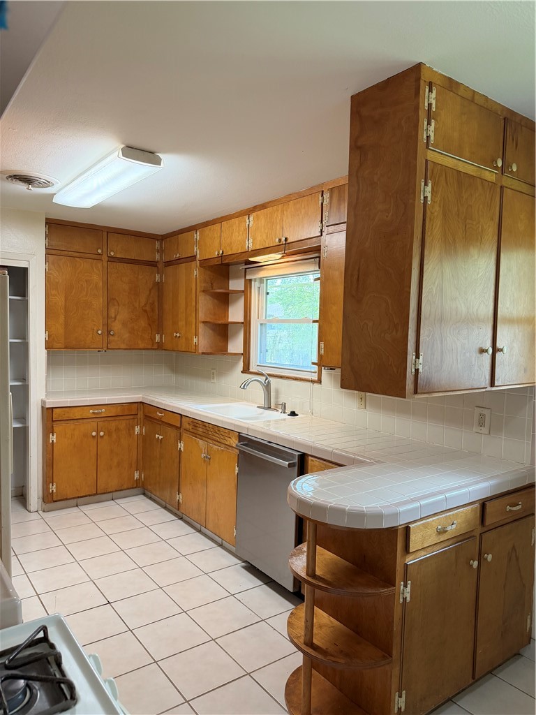 525 Grant Pl Property Photo 15