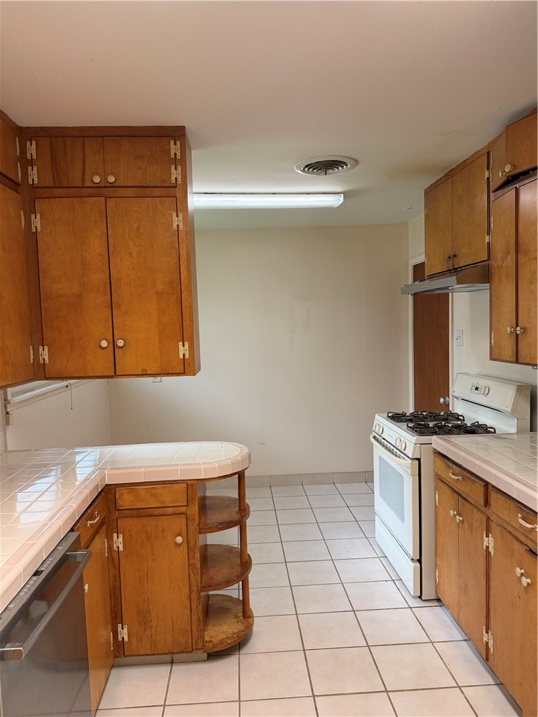 525 Grant Pl Property Photo 16
