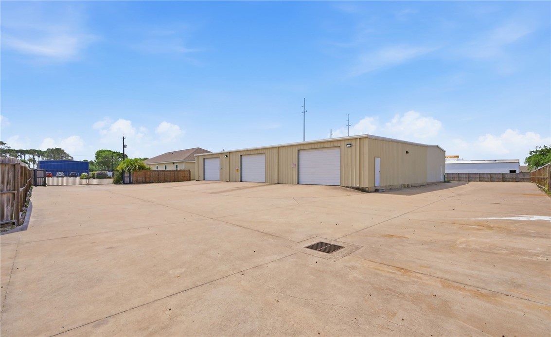 2248 Flour Bluff Dr Property Photo 31