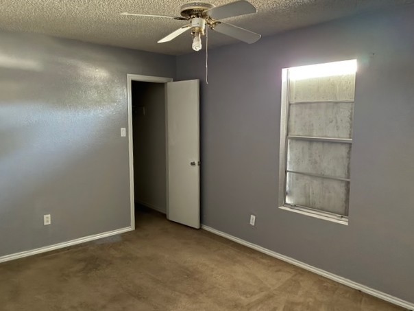 10518 Pioneer Dr Property Photo 6