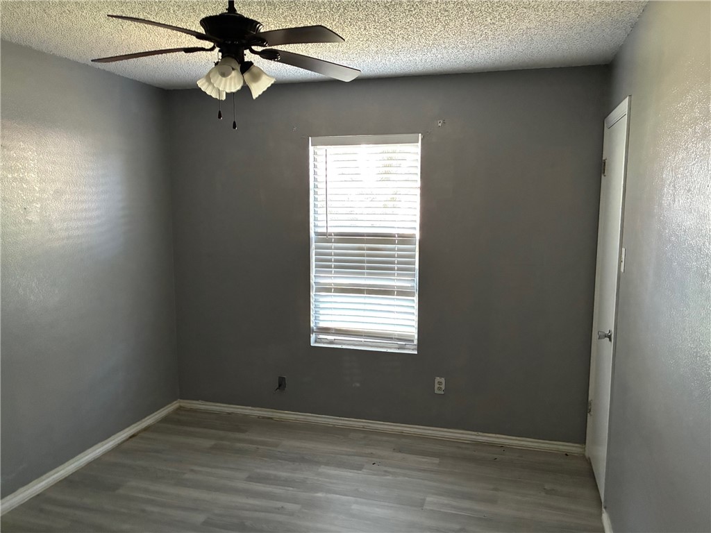 10518 Pioneer Dr Property Photo 8
