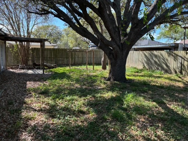 10518 Pioneer Dr Property Photo 10