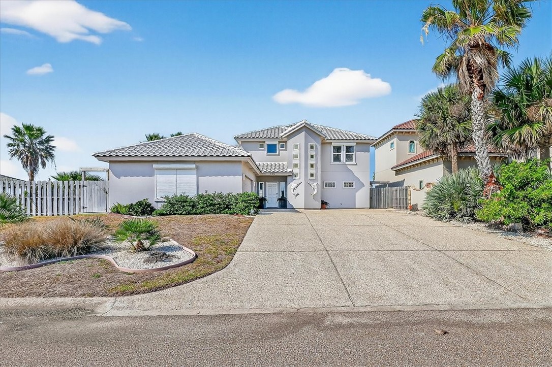 325 & 317 Mustang Blvd