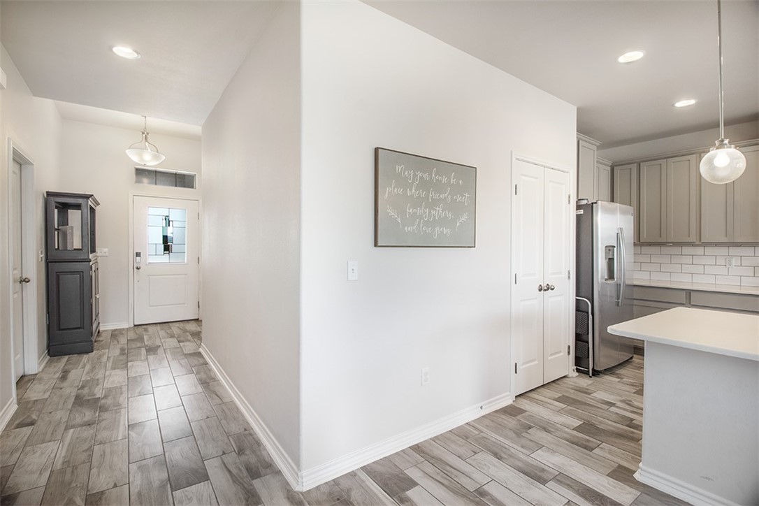 1012 Ocean Breeze Property Photo 8