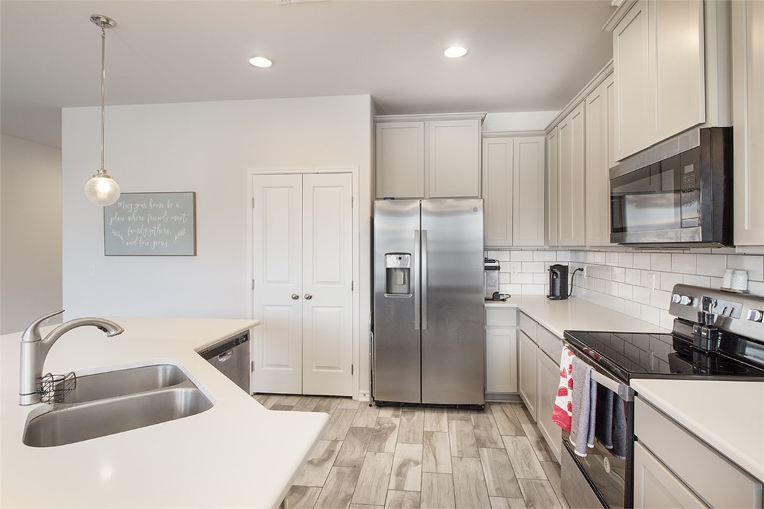 1012 Ocean Breeze Property Photo 11