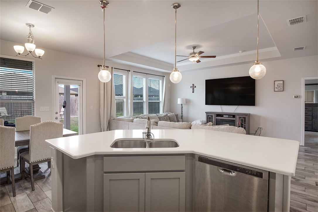 1012 Ocean Breeze Property Photo 12