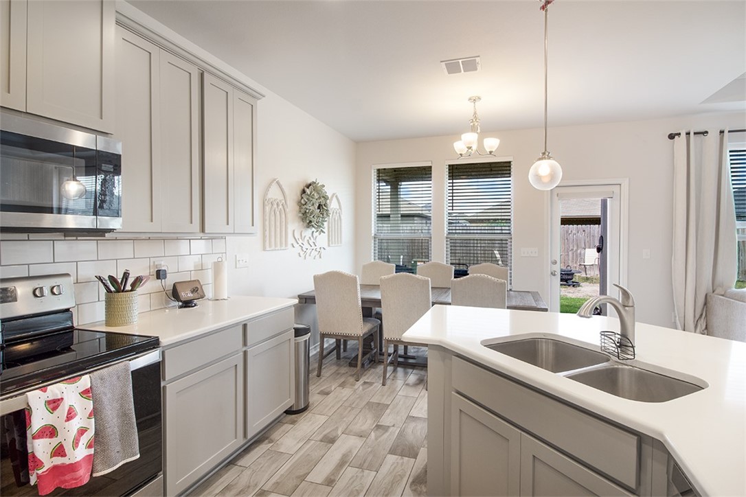 1012 Ocean Breeze Property Photo 13