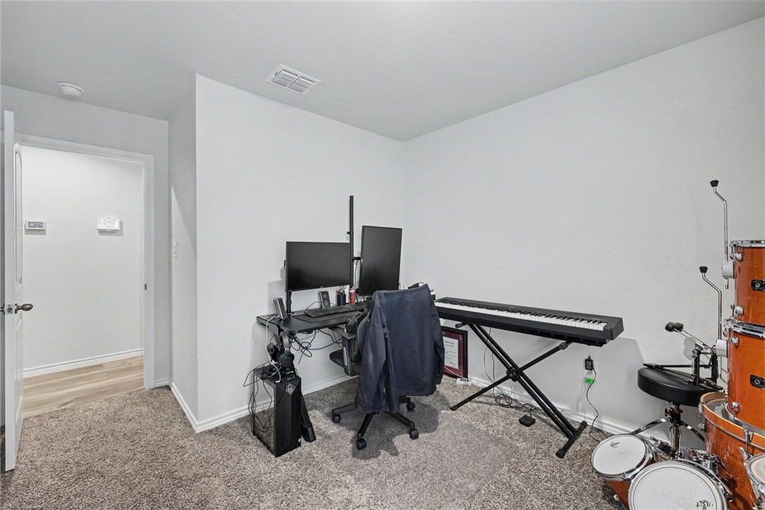 8113 Cattlemen Dr Property Photo 22