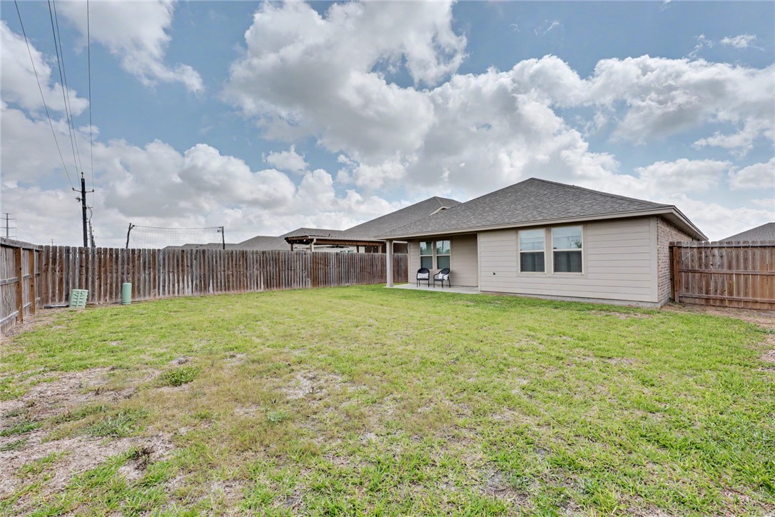 8113 Cattlemen Dr Property Photo 27