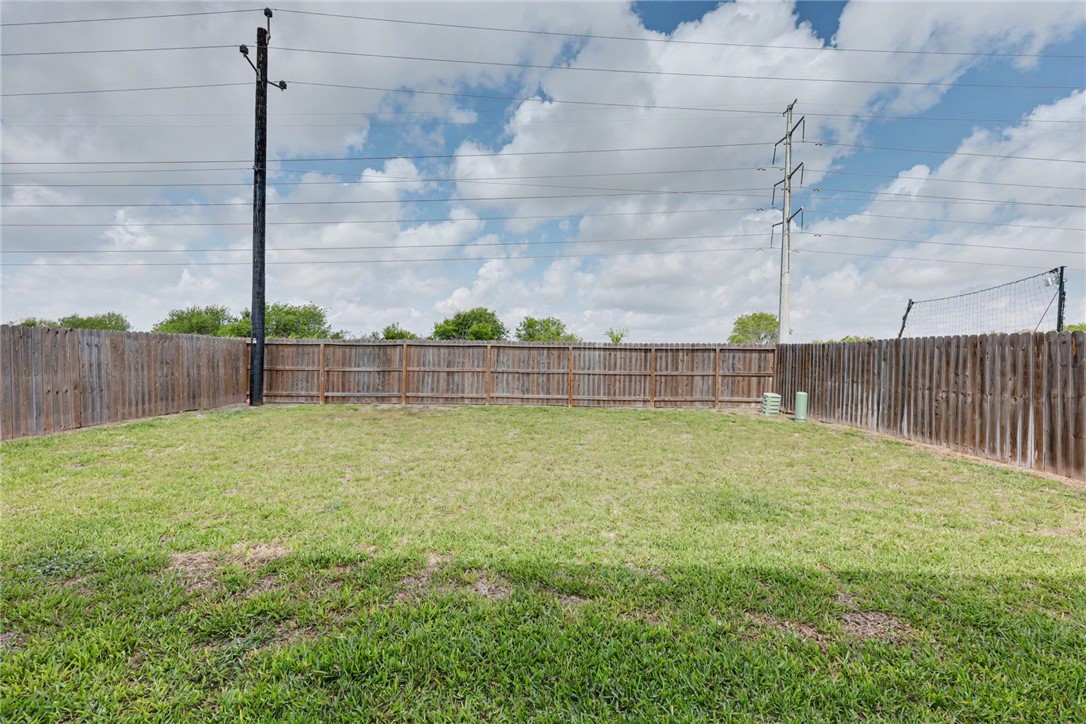 8113 Cattlemen Dr Property Photo 28