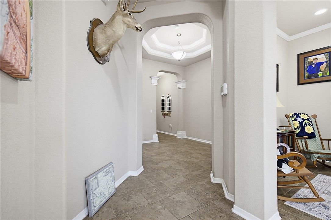 2129 Escondido Property Photo 3