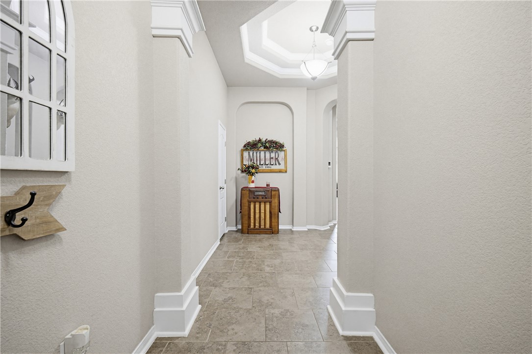 2129 Escondido Property Photo 4