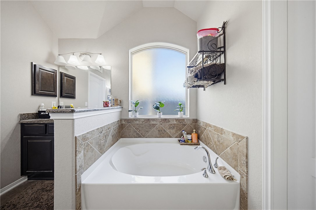 2129 Escondido Property Photo 17