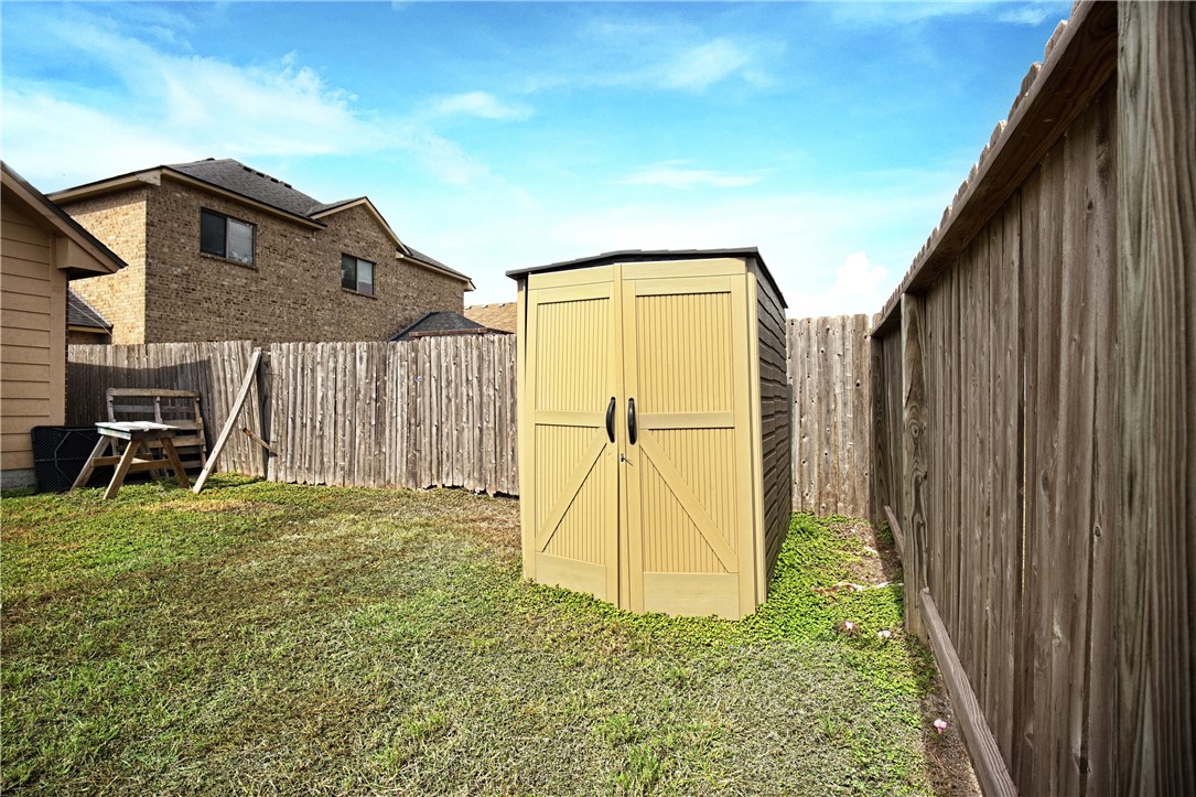 2129 Escondido Property Photo 27
