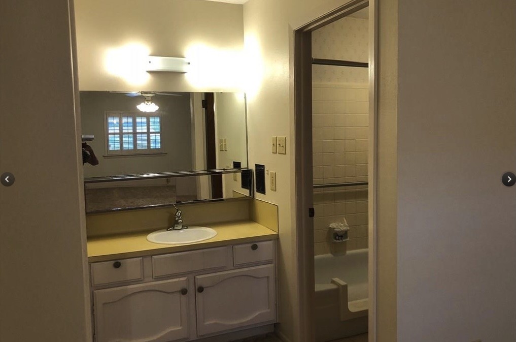 1005 Barcelona St Property Photo 10