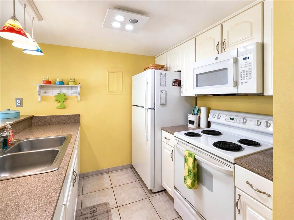 14921 Windward Dr 104 Property Photo 7