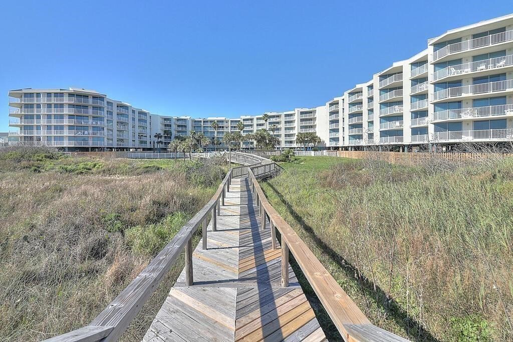 800 Sandcastle Dr 430 Property Photo 37