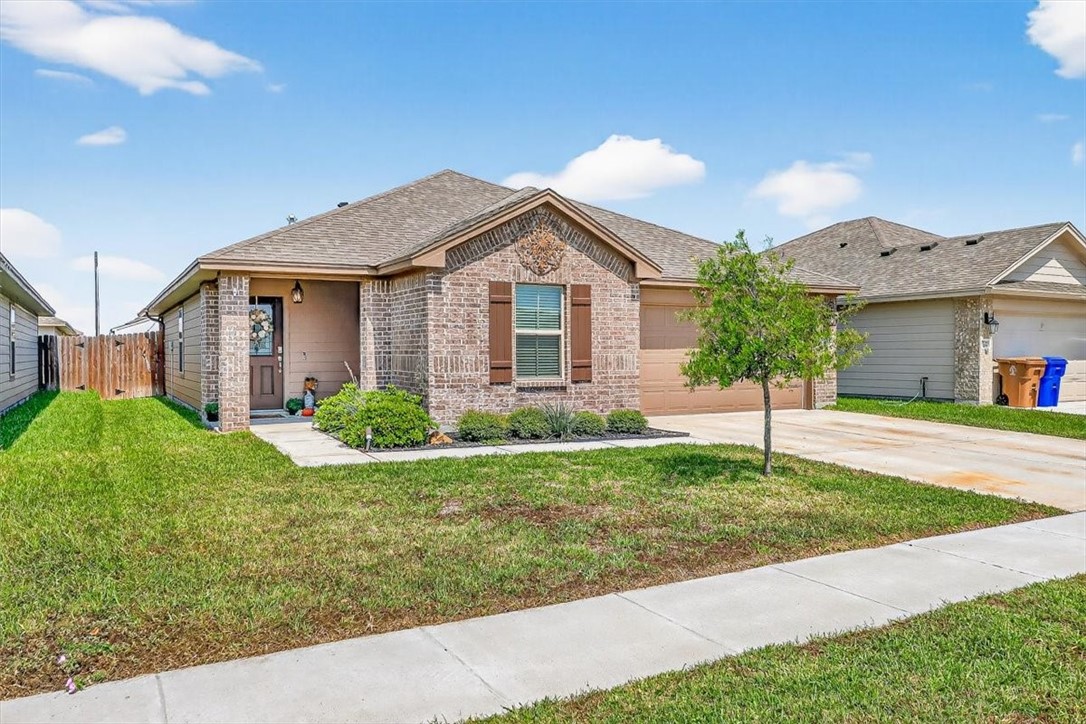 7718 Lariat Toss Dr Property Photo 1