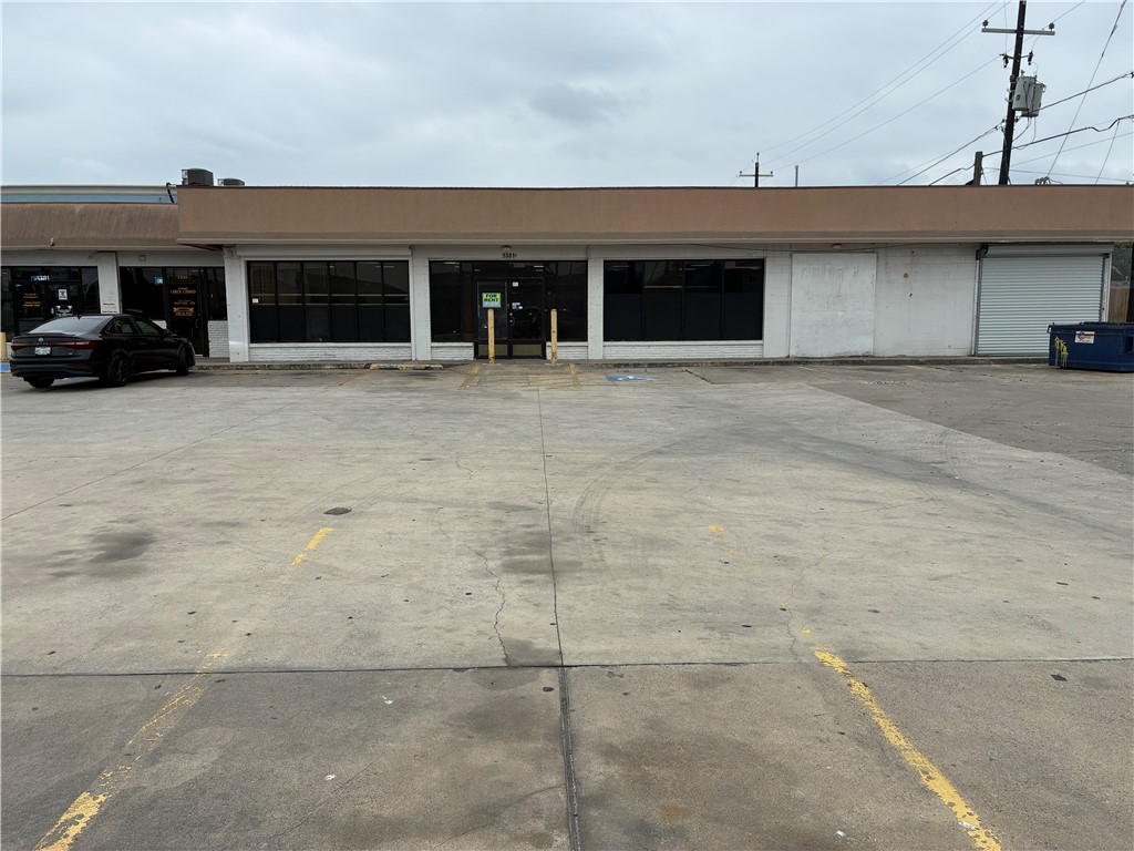 1301 S Staples St Property Photo 1
