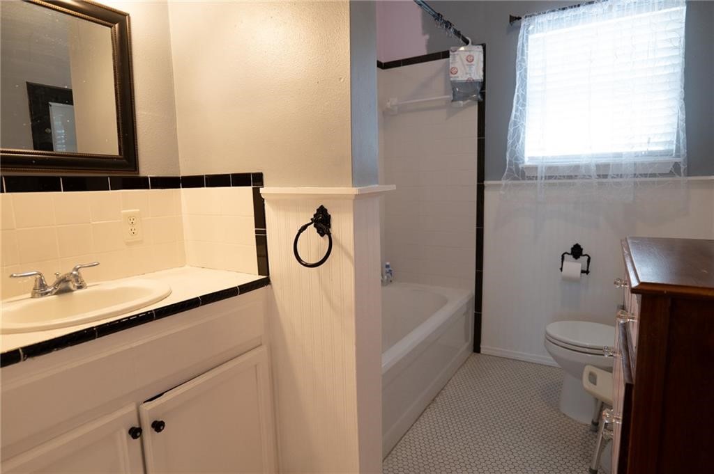 939 Ayers St Property Photo 21