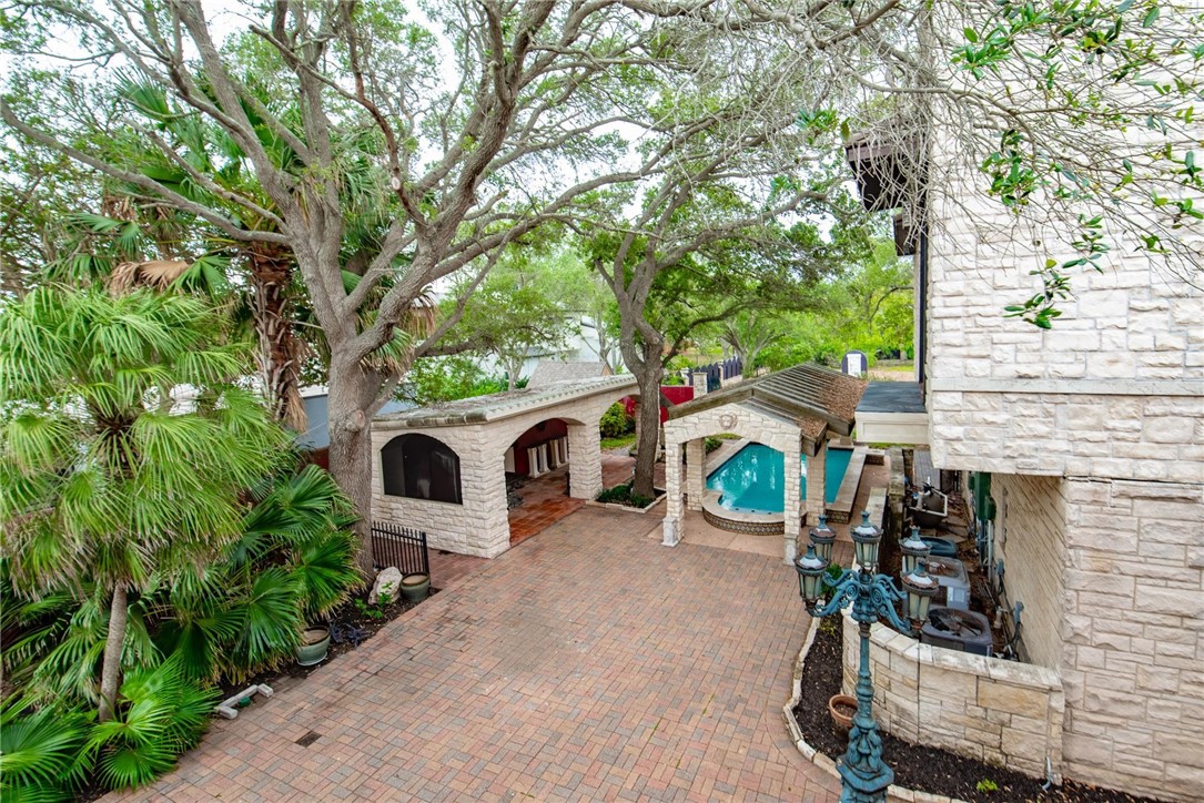 2717 Ocean Dr Property Photo 35