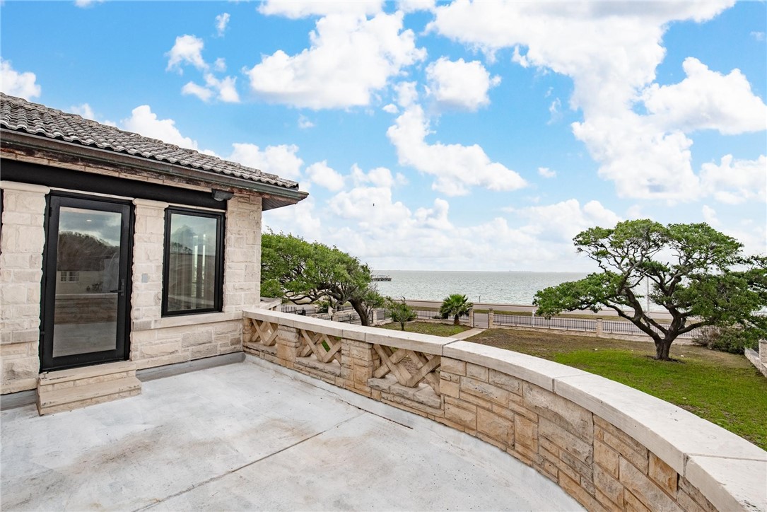 2717 Ocean Dr Property Photo 36