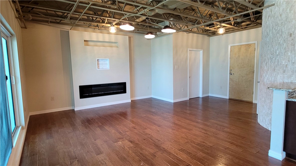 901 N Upper Broadway St 502 Property Photo 3