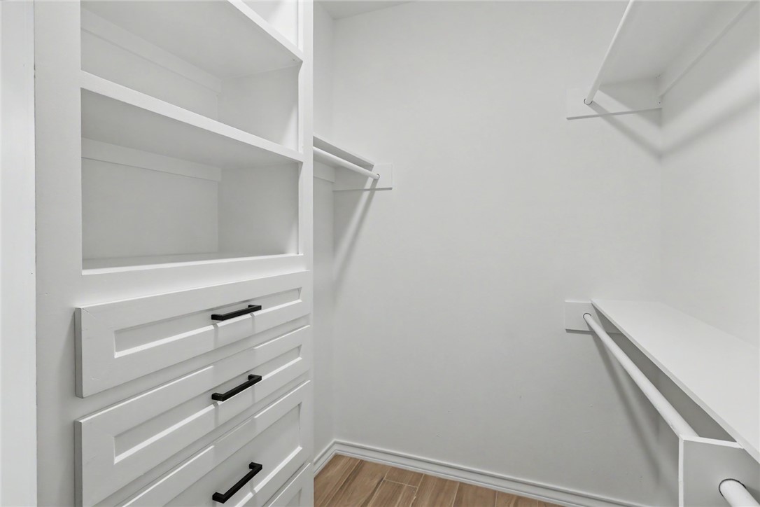 6849 La Salle Dr Property Photo 11