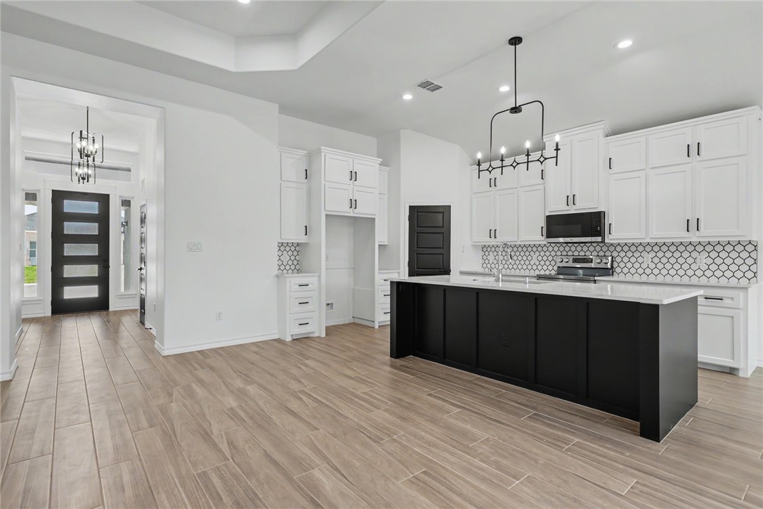 6849 La Salle Dr Property Photo 14