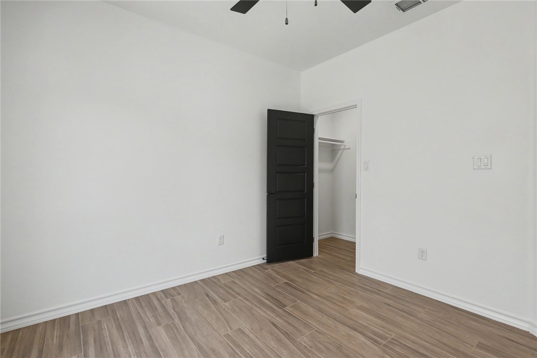 6849 La Salle Dr Property Photo 21