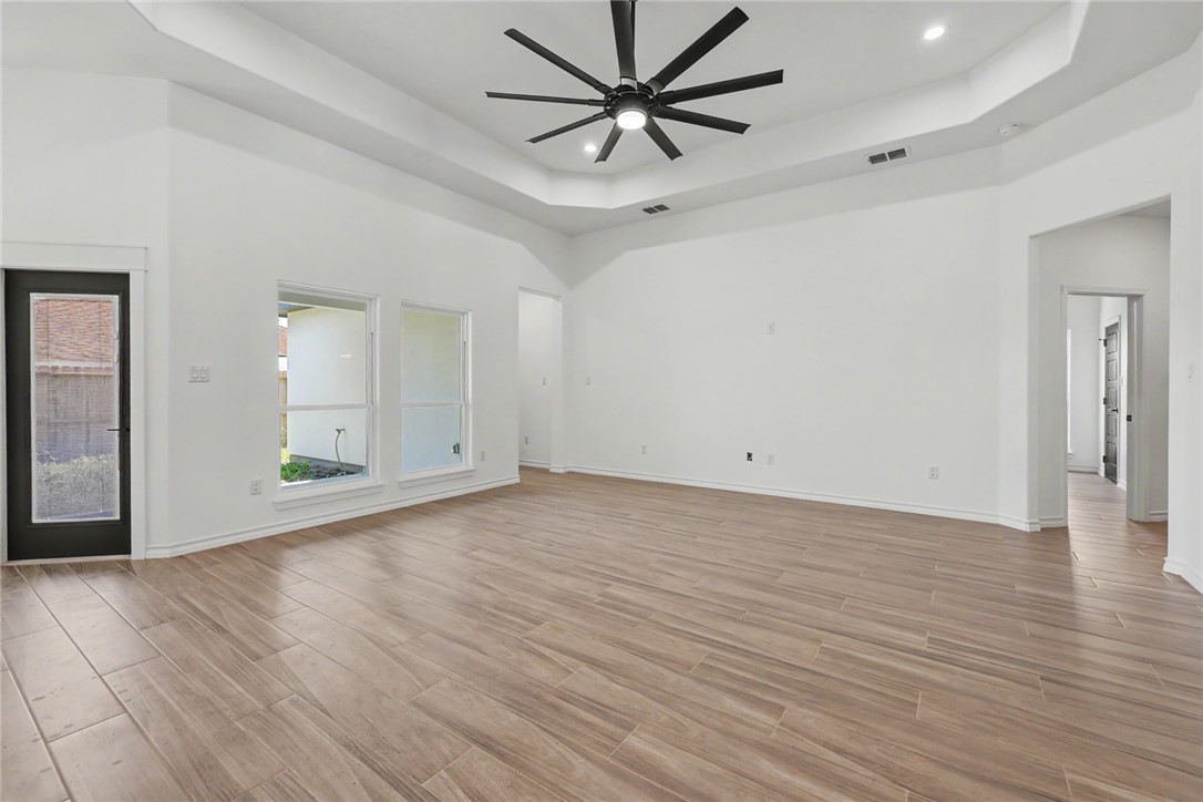 6849 La Salle Dr Property Photo 26
