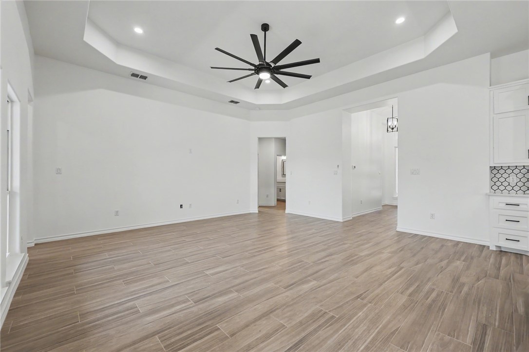 6849 La Salle Dr Property Photo 27