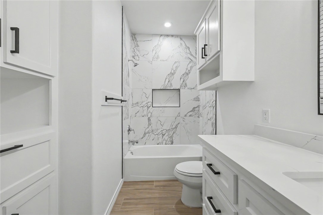 6849 La Salle Dr Property Photo 32