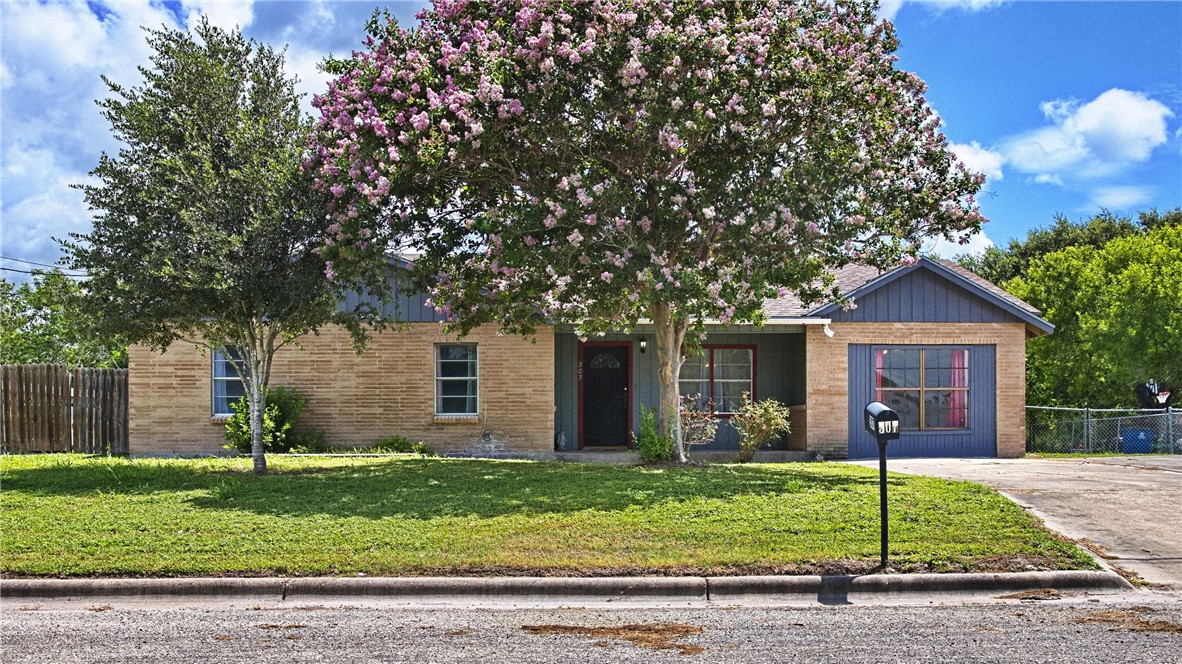 307 Bullard Property Photo 1