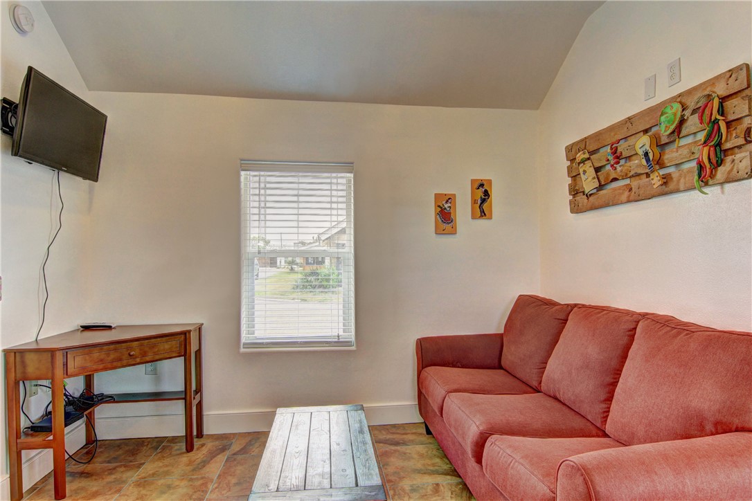 134 N Alister St 24 Property Photo 2