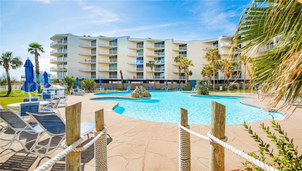 800 Sandcastle Dr 108 Property Photo 1