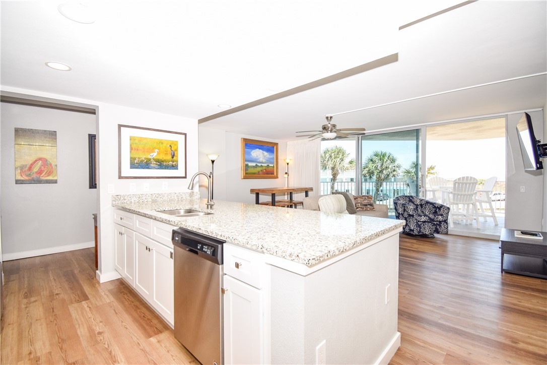 800 Sandcastle Dr 108 Property Photo 2