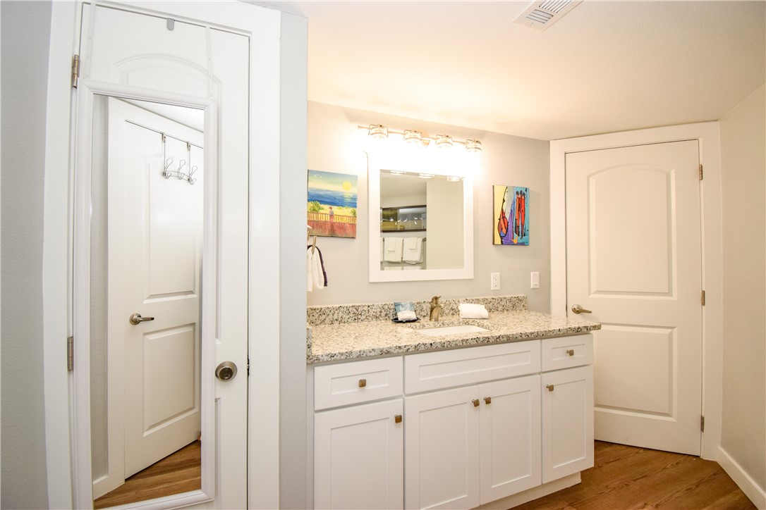 800 Sandcastle Dr 108 Property Photo 26