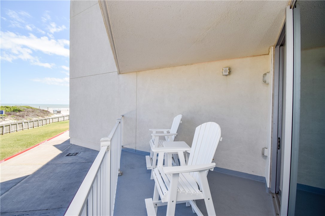 800 Sandcastle Dr 110 Property Photo 15