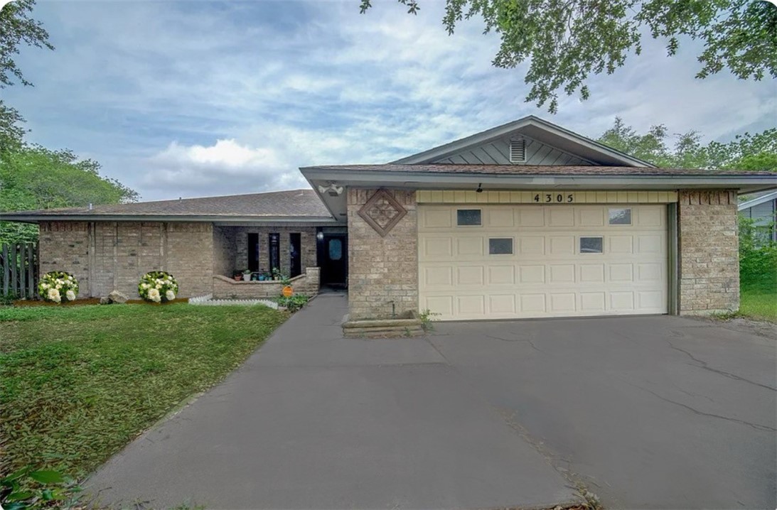 4305 Lavaca River Ct Property Photo 1