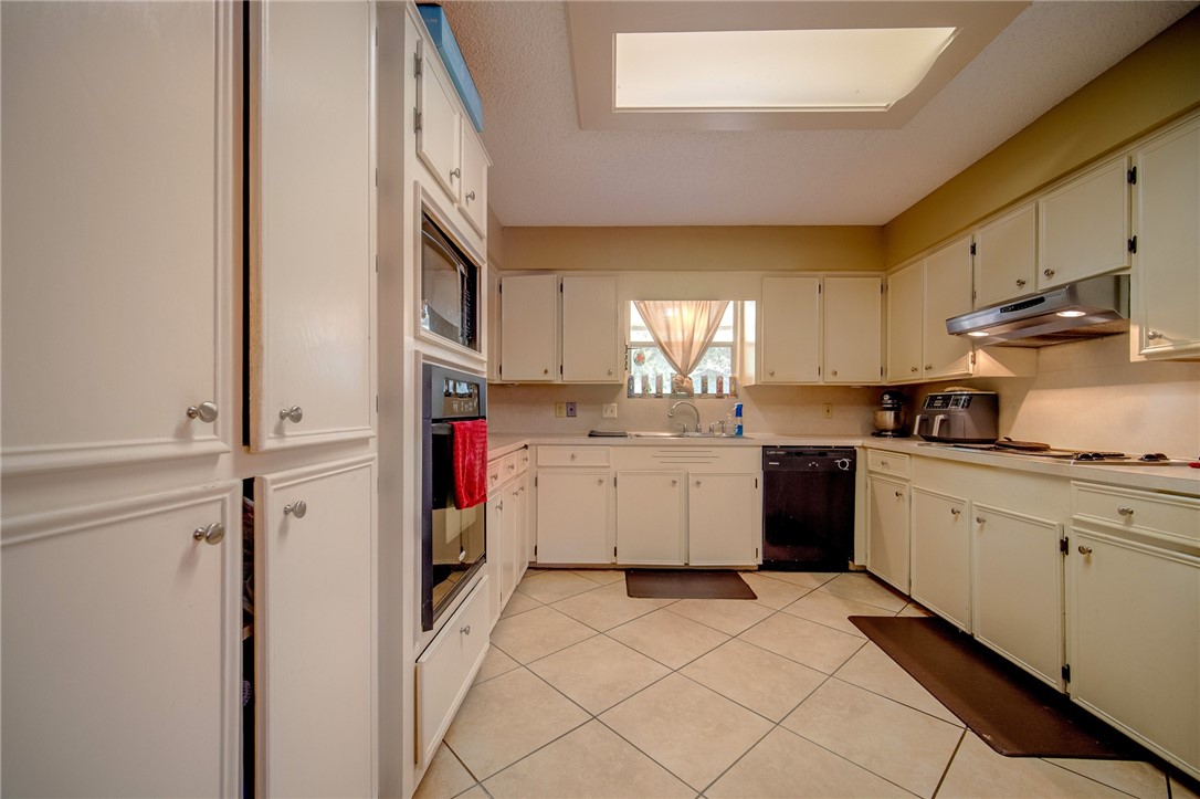 4305 Lavaca River Ct Property Photo 5