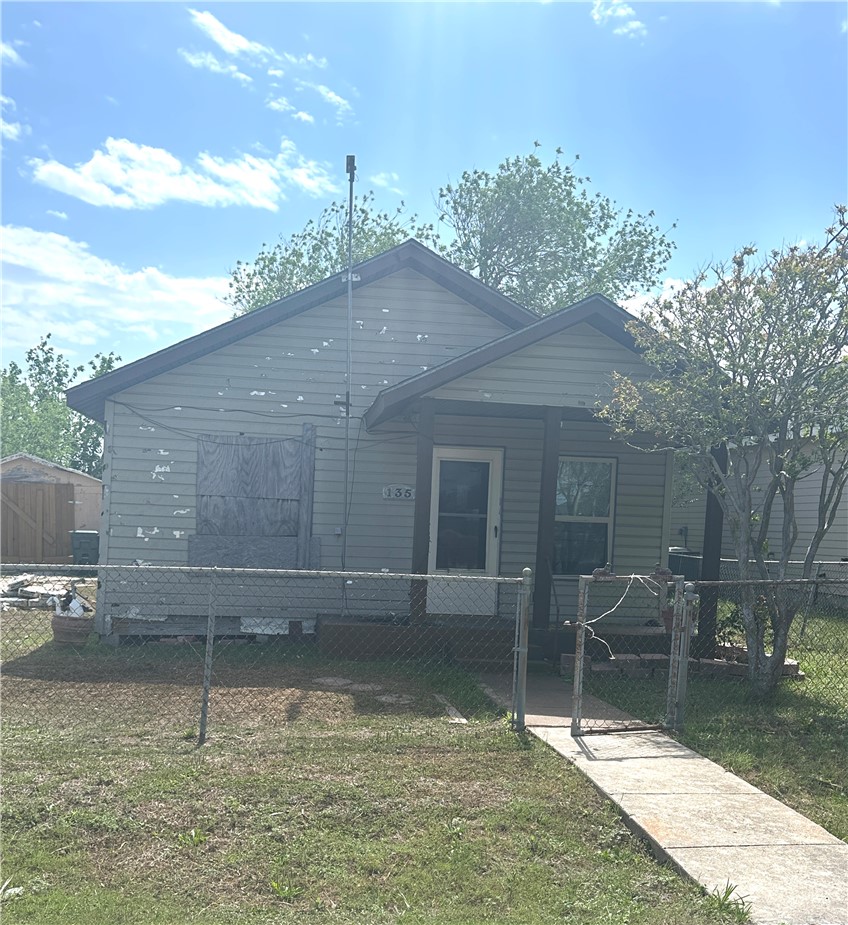 135 Allende St Property Photo 1
