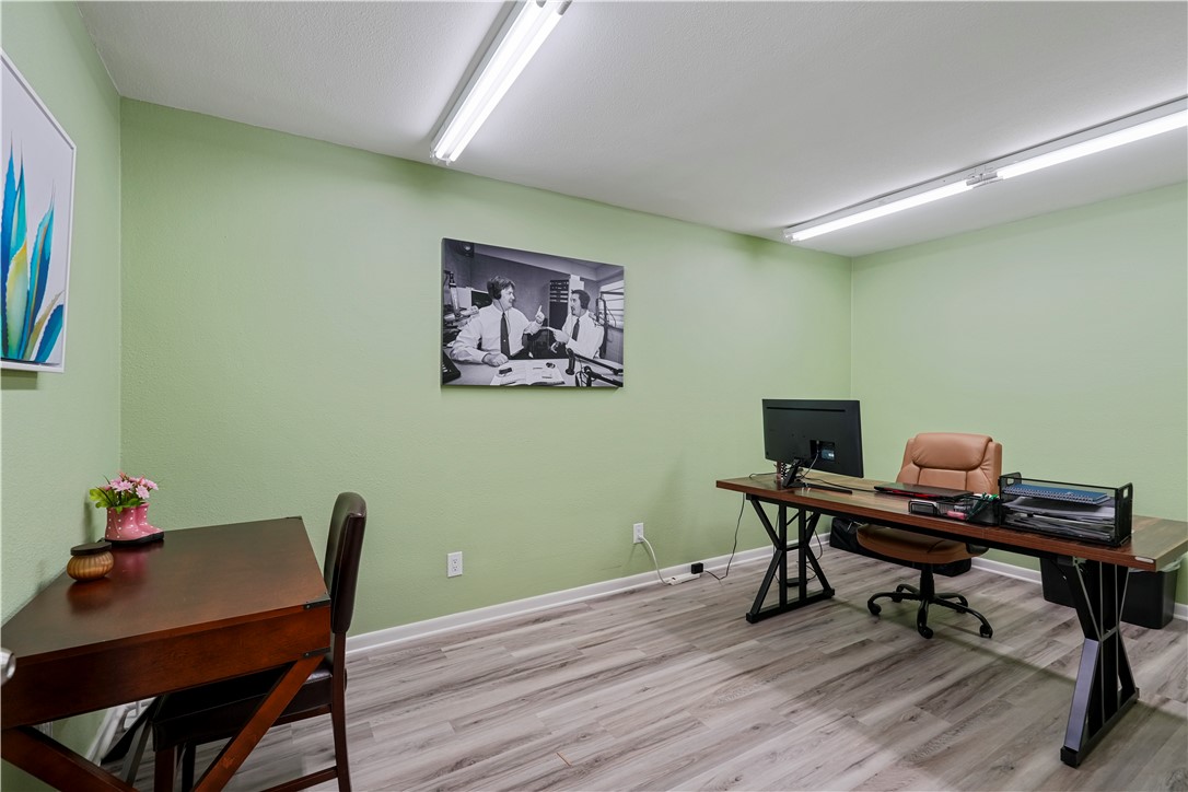10308 Leopard St Property Photo 11