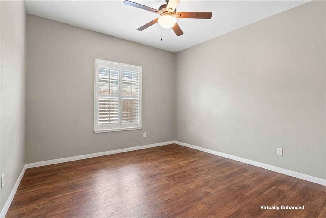 623 W Deberry Ave Property Photo 8