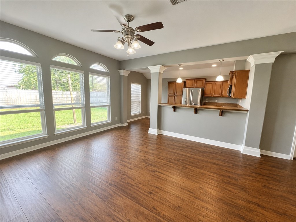 1135 Imperial St Property Photo 3