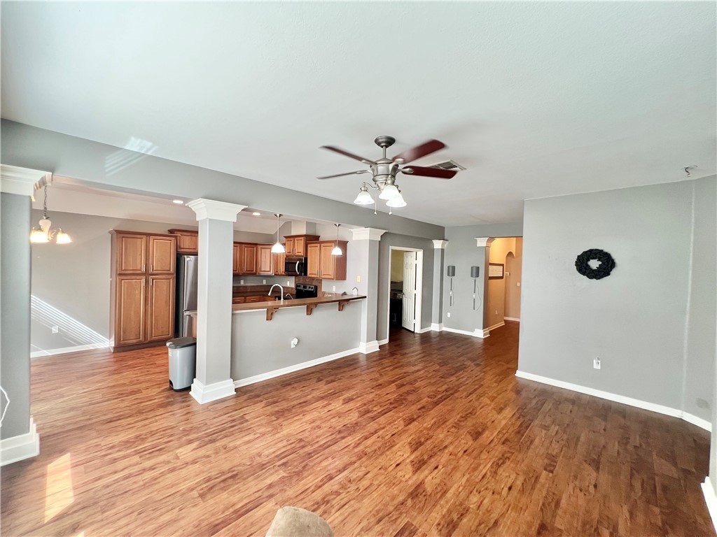 1135 Imperial St Property Photo 6