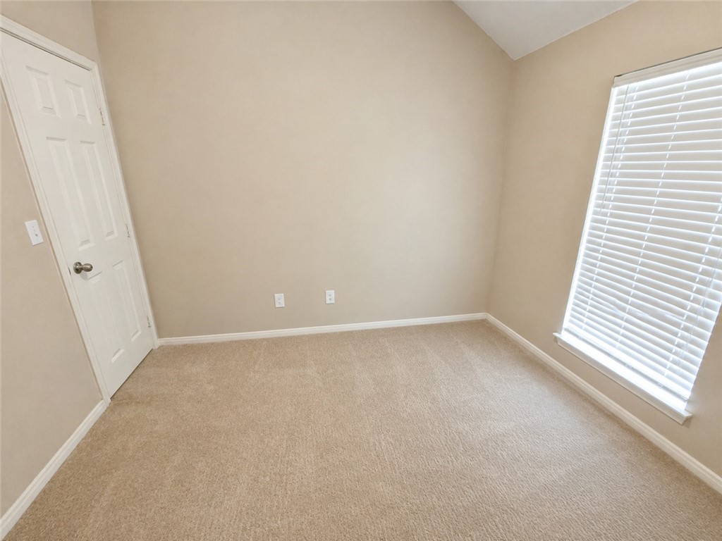 1135 Imperial St Property Photo 24