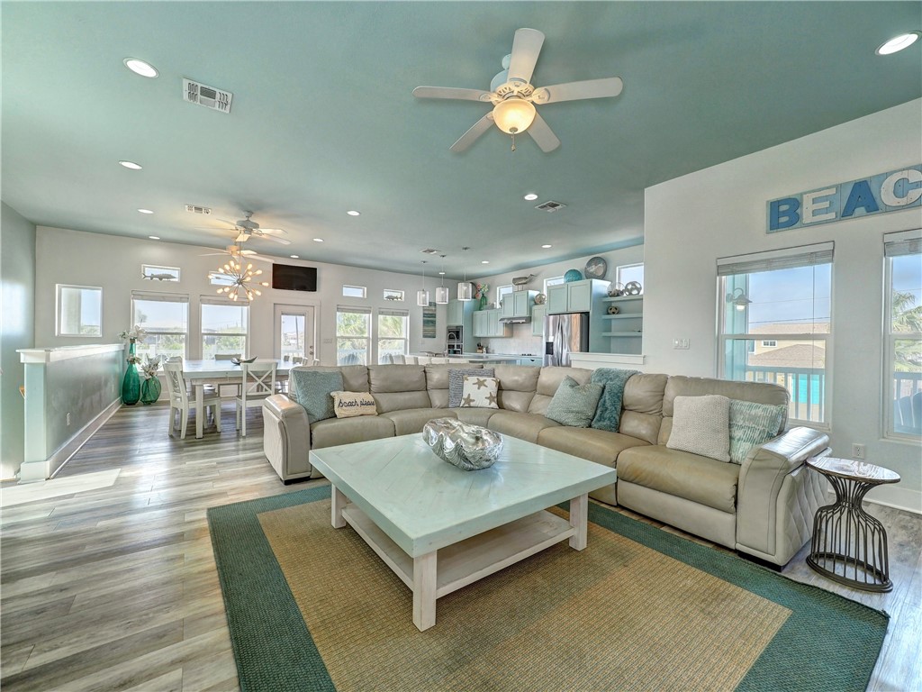 603 Sea Breeze Lane Property Photo 3