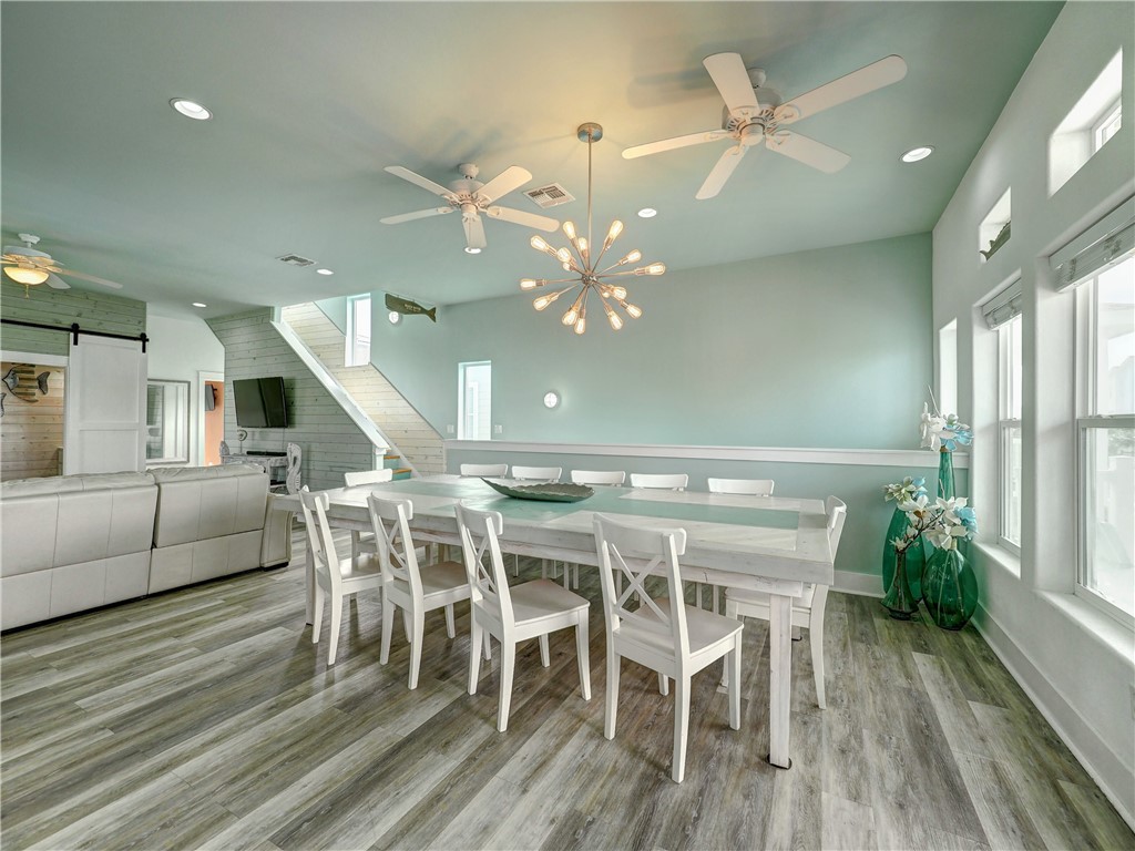 603 Sea Breeze Lane Property Photo 6